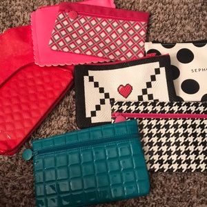 8 makeup bags